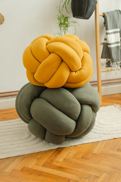 Knot pouf